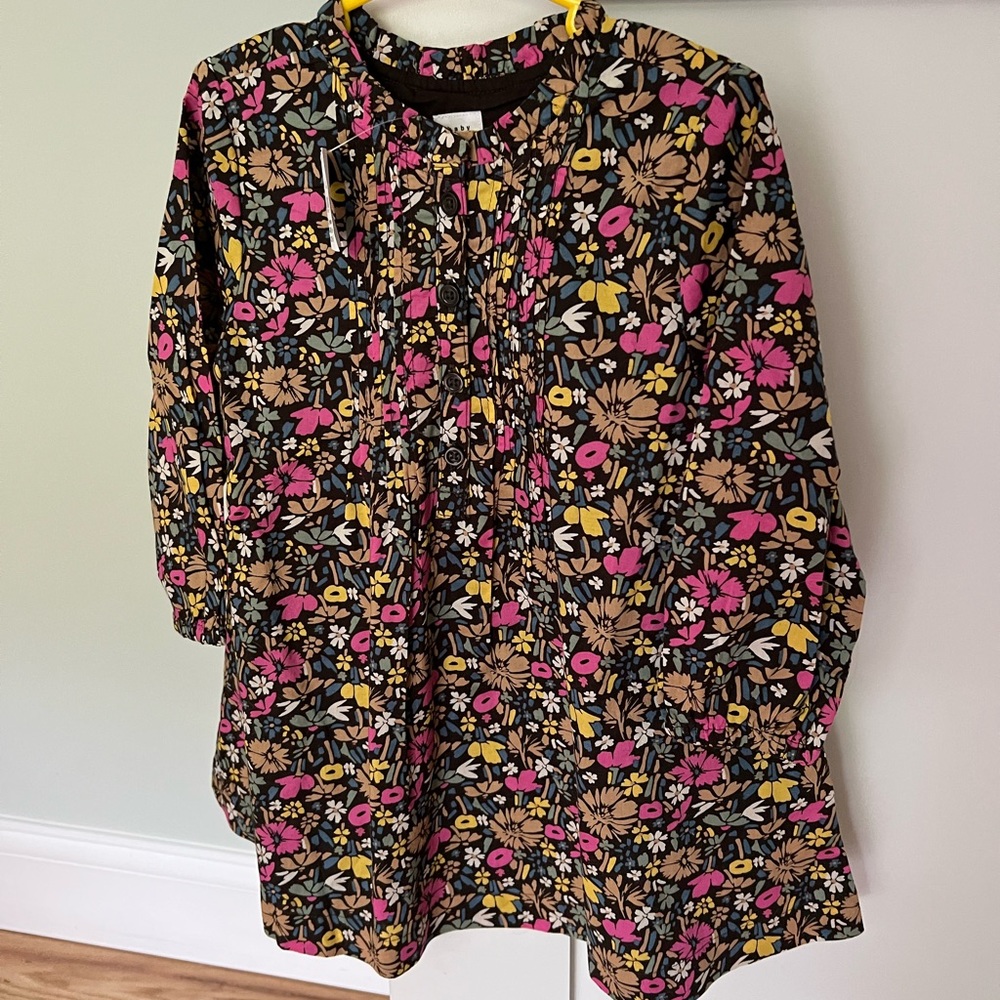 Gap 2T girl’s long sleeve dress.